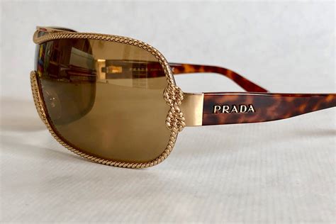 prada sunglasses classic